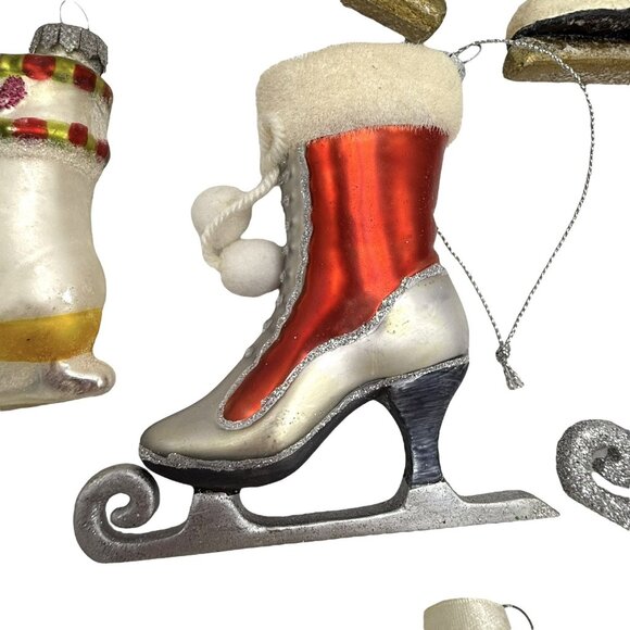 15 Vintage Ice Skates Skating Skater Ornaments Mixed Lot Blown Glass Plastic - Picture 7 of 15